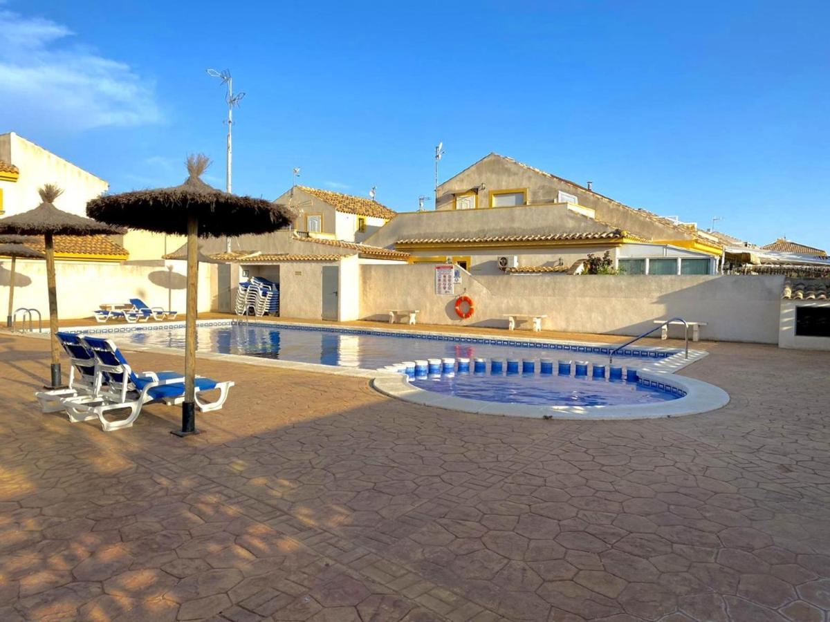 Bonito Adosado Con Piscina A 200 M De La Playa Apartment El Mojon  Exterior photo